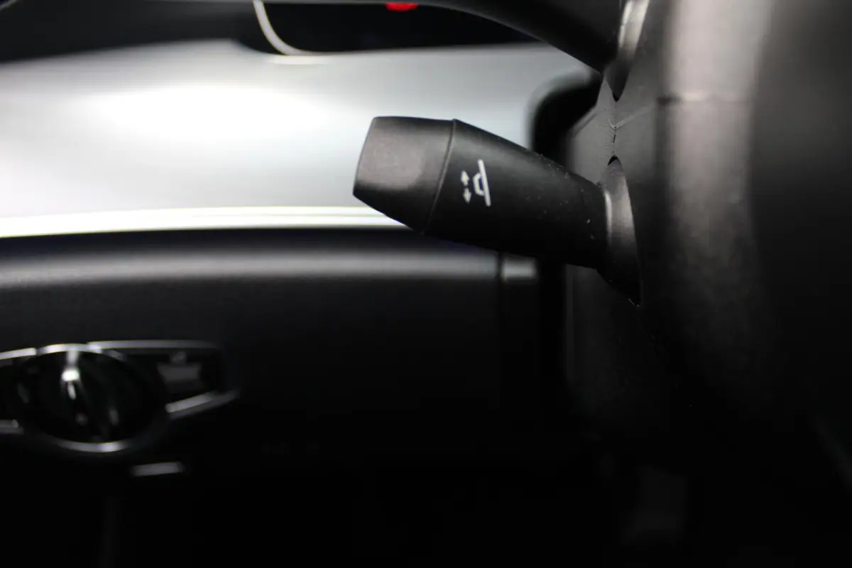 300e 320PK BUSINESS SOLUTION AMG NIGHT EDITION | MULTISPAAKS AMG VELGEN | 360° CAMERA | | TREKHAAK | MULTIBEAM MATRIX LED KOPLAMPEN | LED ACHTERLICHTEN | ELEKTRISCH VERSTELBARE VOORSTOELEN 