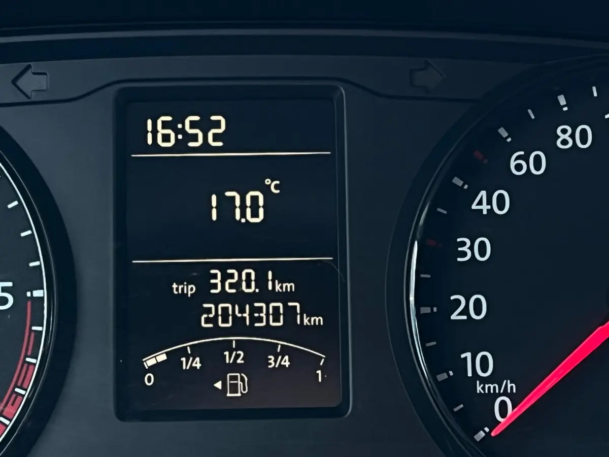 2.0 TDI L2H1 > Trekhaak/Cruise control/17 inch