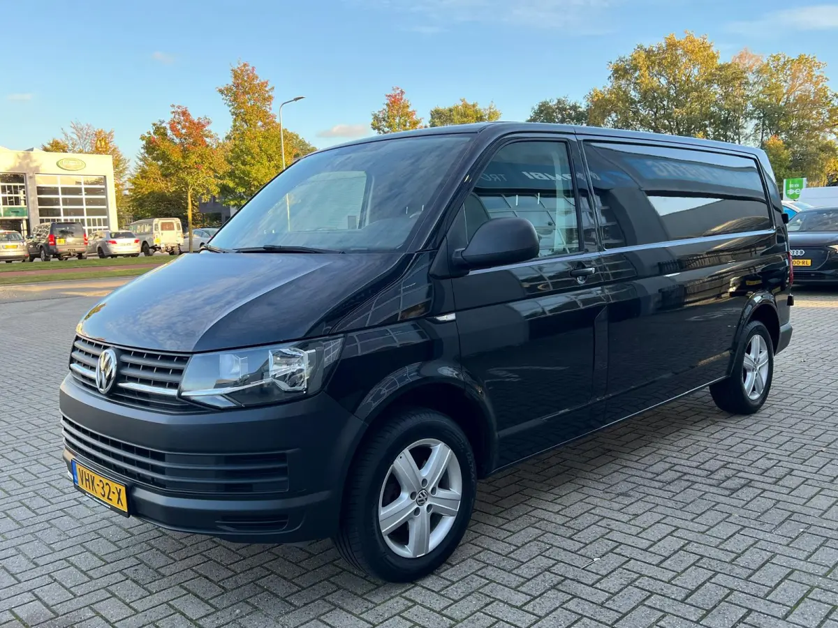 2.0 TDI L2H1 > Trekhaak/Cruise control/17 inch