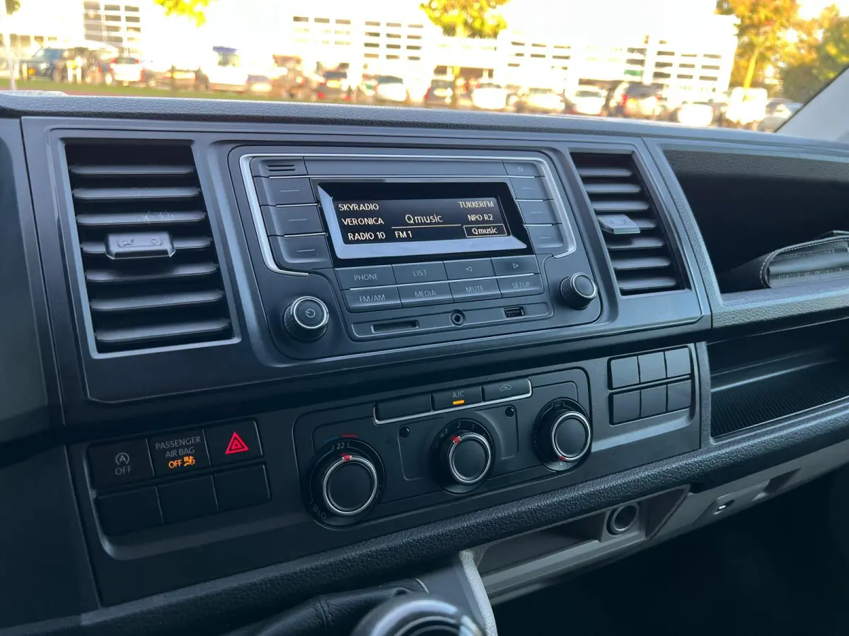 2.0 TDI L2H1 > Trekhaak/Cruise control/17 inch
