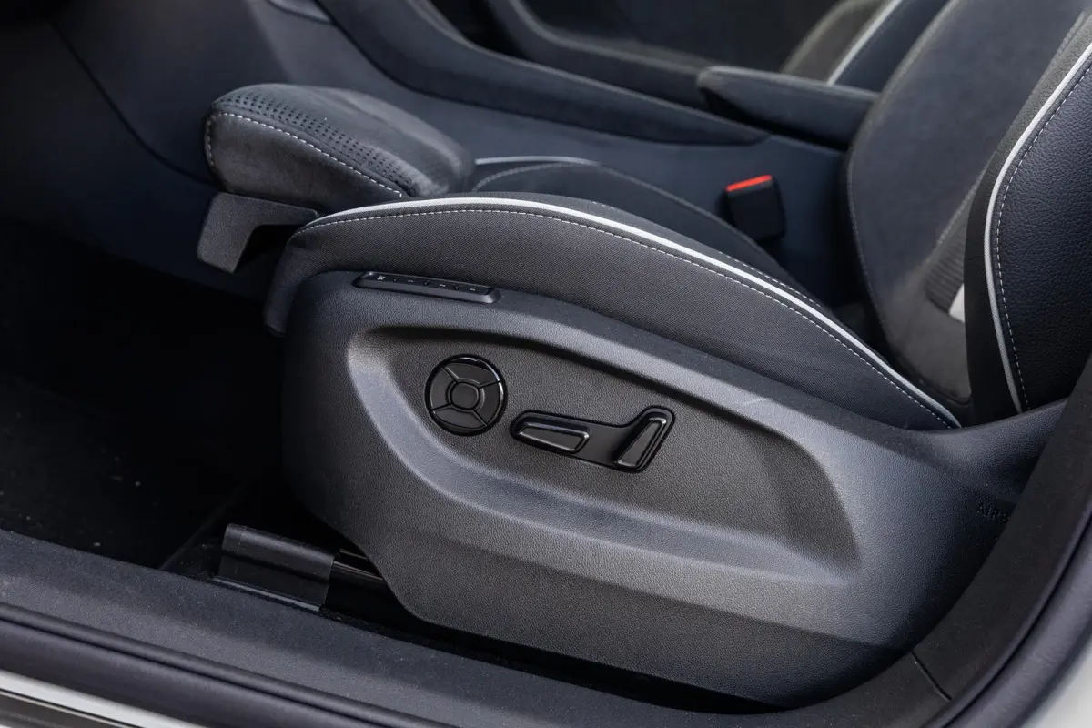 1.5 TSI 204pk PHEV Sportline Business | Comfort Pakket | Winter Pakket