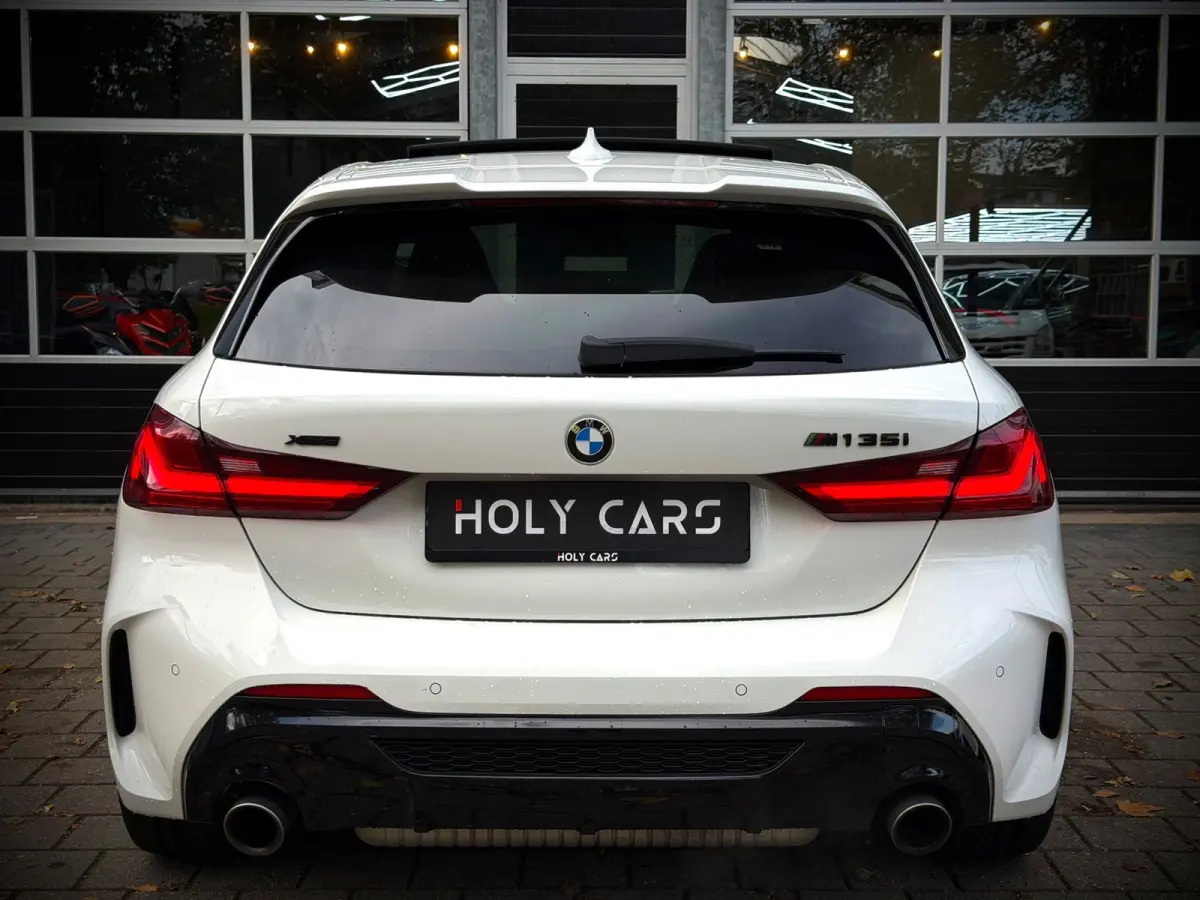 M135i xDrive | PANO | VIRTUAL | KUIPSTOELEN | SFEERVERLICHTING |