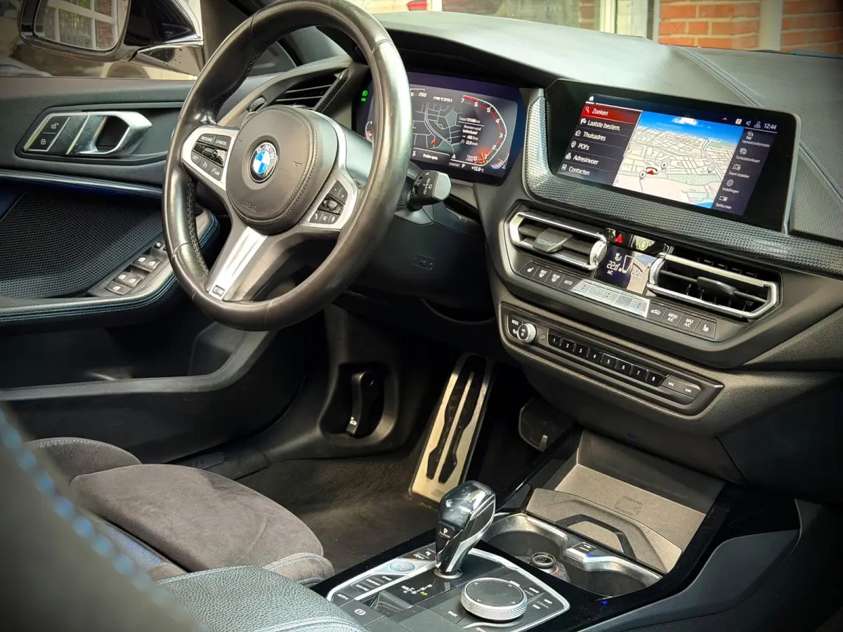 M135i xDrive | PANO | VIRTUAL | KUIPSTOELEN | SFEERVERLICHTING |