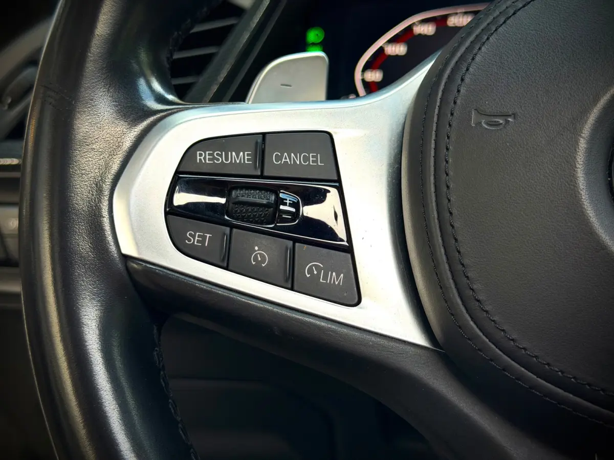 M135i xDrive | PANO | VIRTUAL | KUIPSTOELEN | SFEERVERLICHTING |