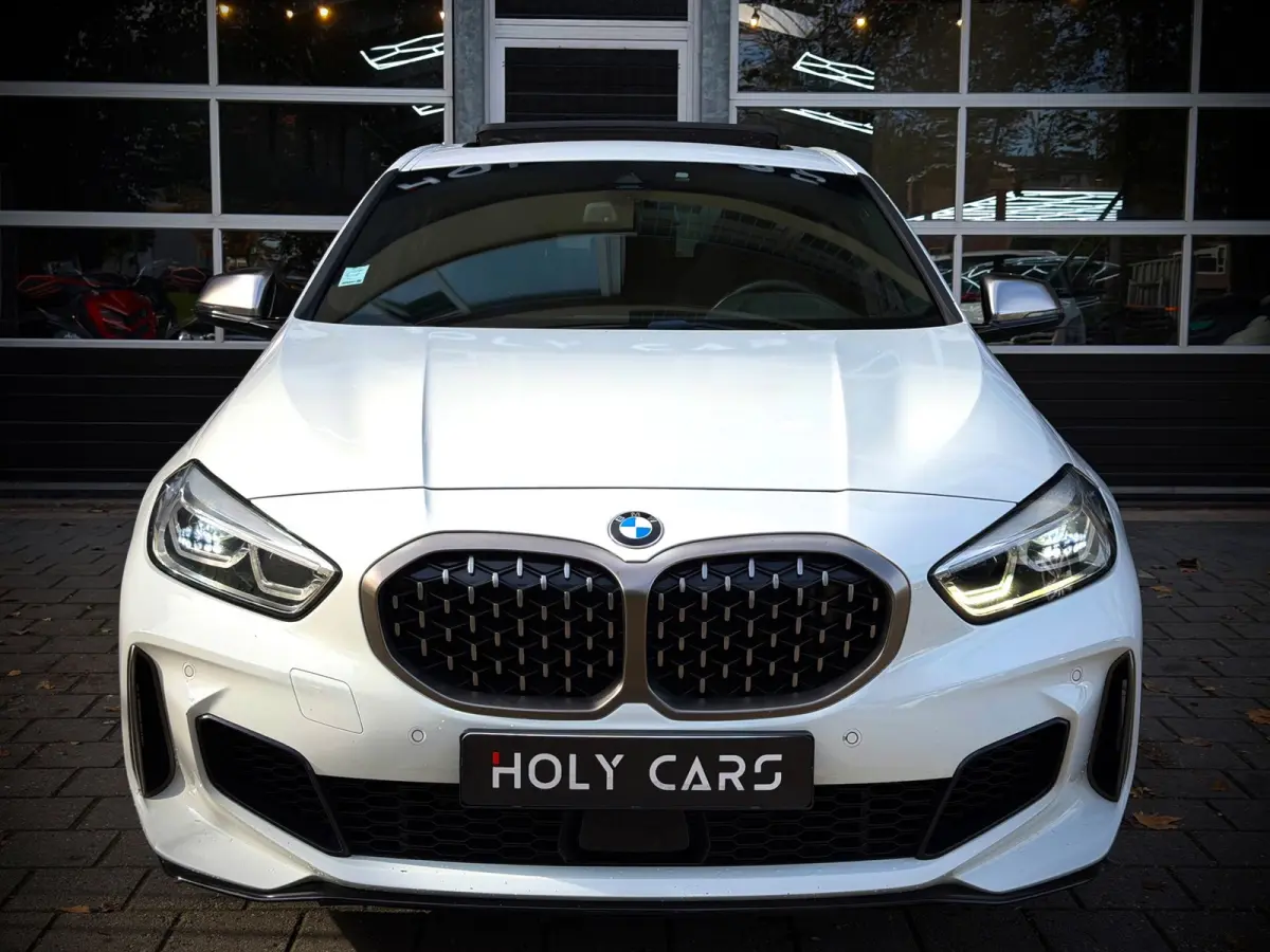 M135i xDrive | PANO | VIRTUAL | KUIPSTOELEN | SFEERVERLICHTING |