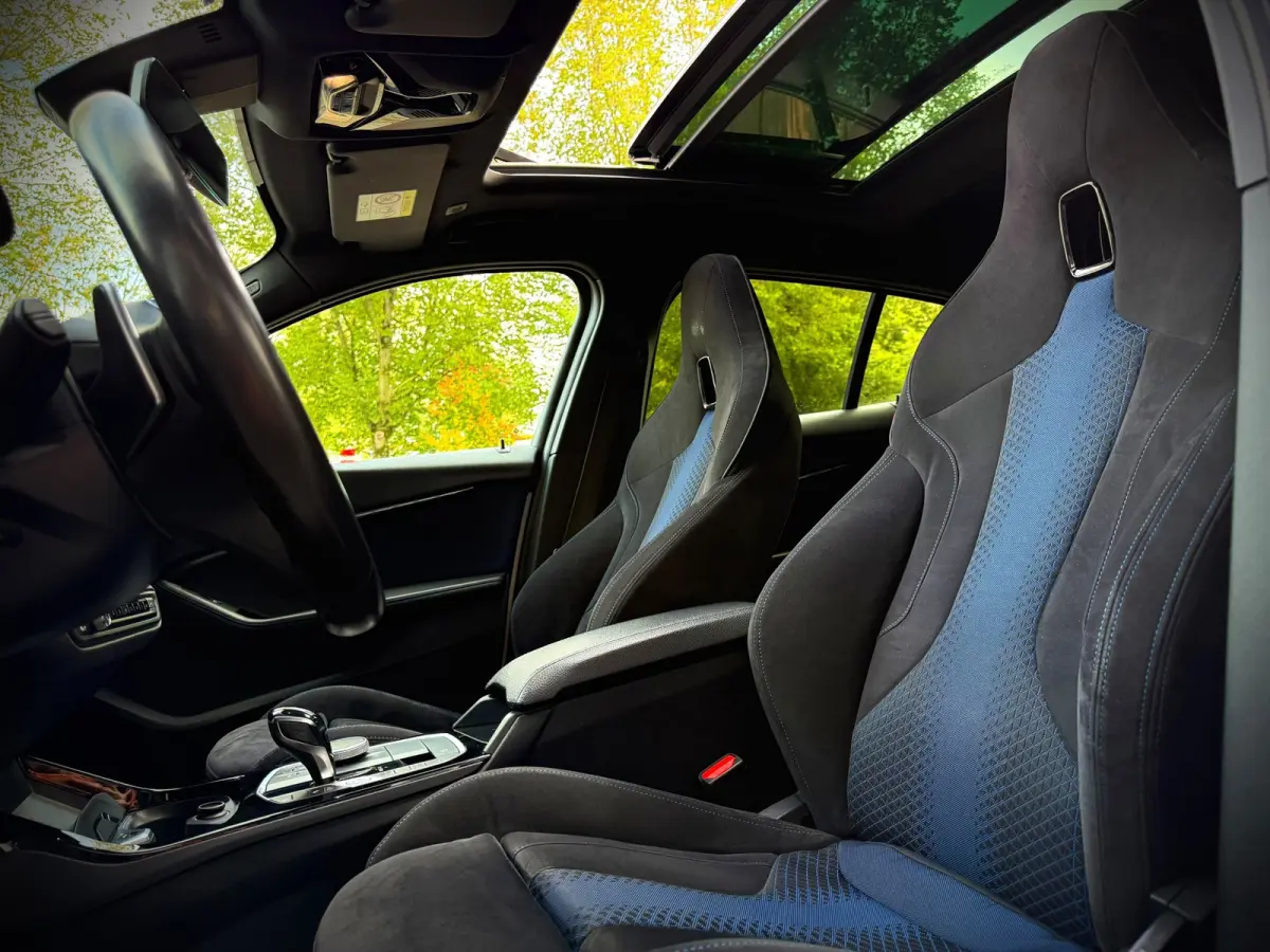M135i xDrive | PANO | VIRTUAL | KUIPSTOELEN | SFEERVERLICHTING |