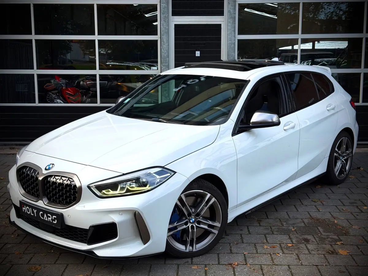 M135i xDrive | PANO | VIRTUAL | KUIPSTOELEN | SFEERVERLICHTING |