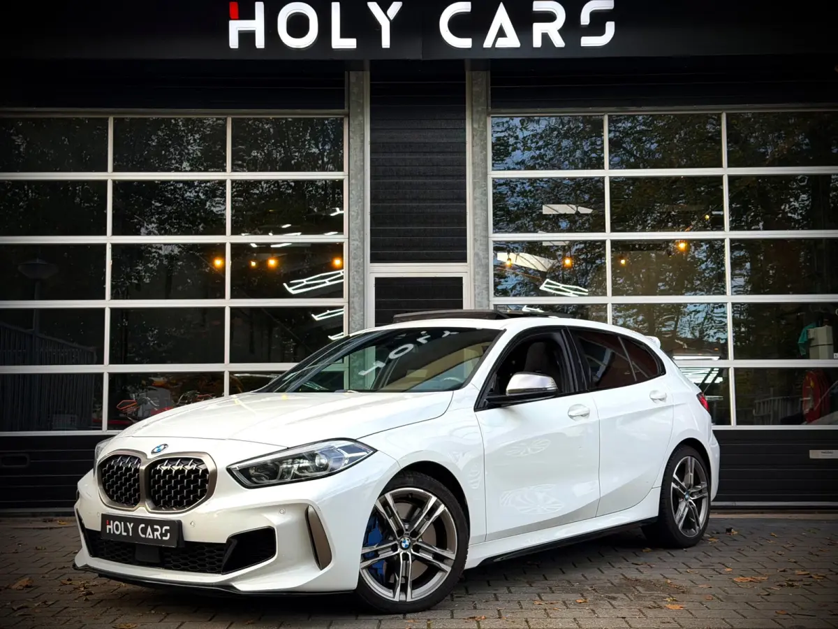 M135i xDrive | PANO | VIRTUAL | KUIPSTOELEN | SFEERVERLICHTING |