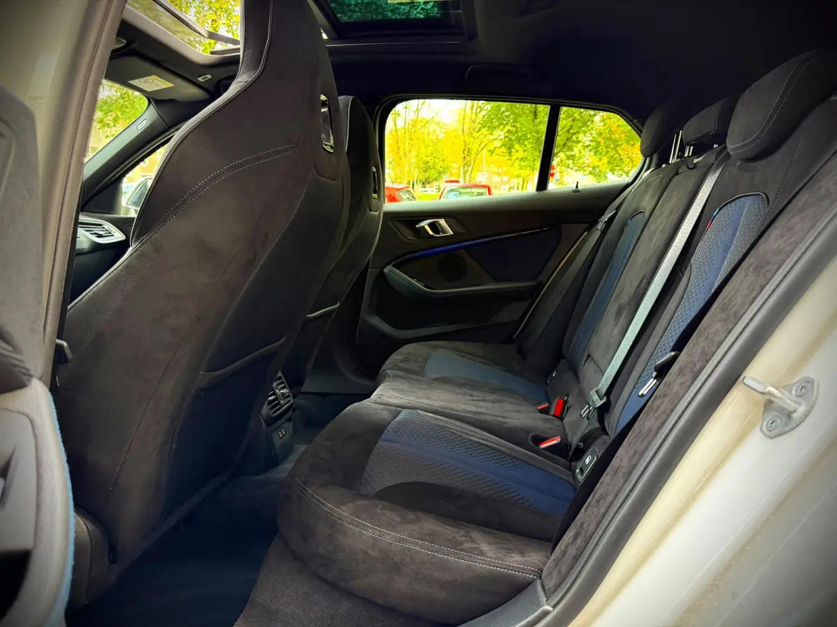 M135i xDrive | PANO | VIRTUAL | KUIPSTOELEN | SFEERVERLICHTING |