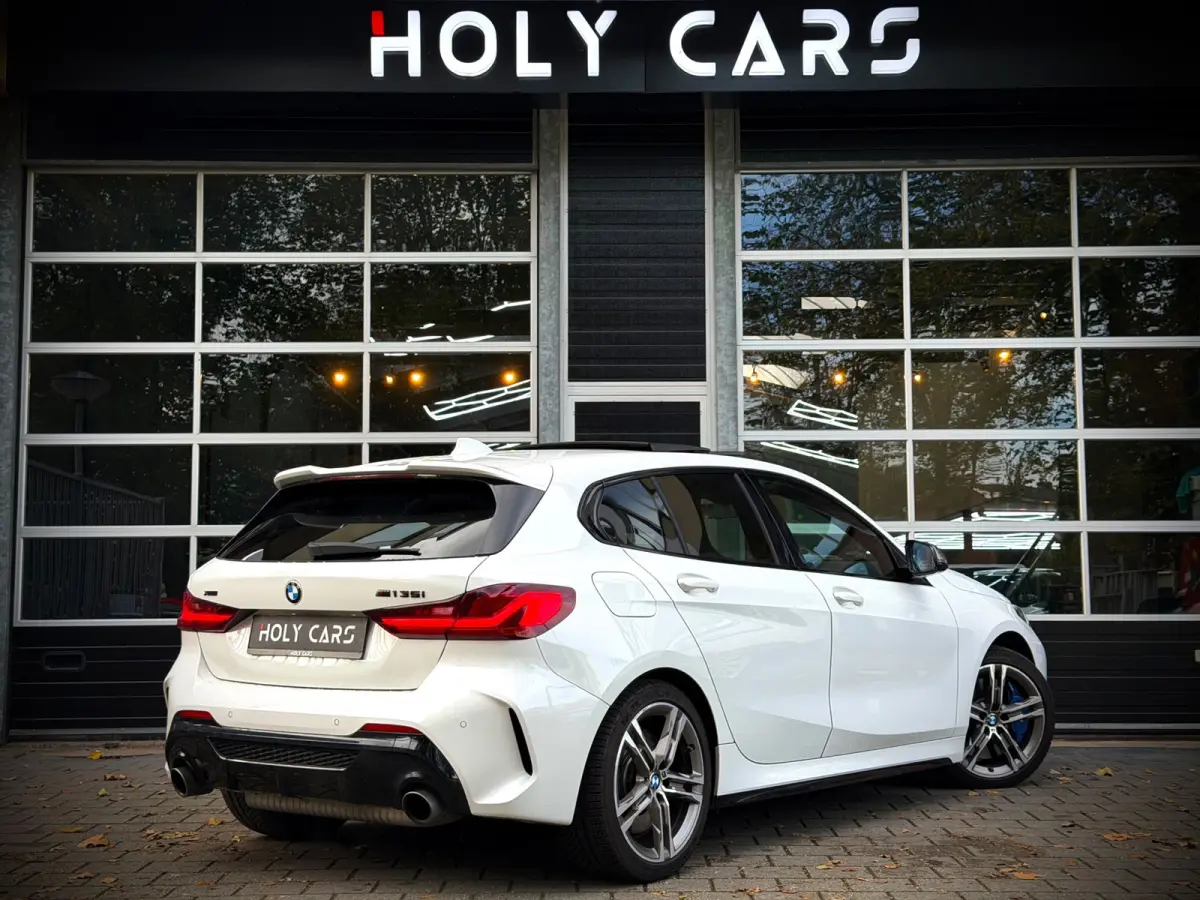 M135i xDrive | PANO | VIRTUAL | KUIPSTOELEN | SFEERVERLICHTING |