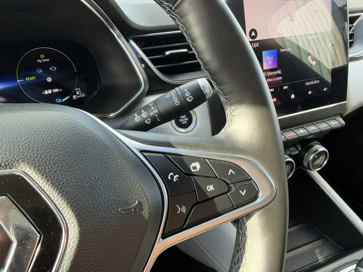 1.6 E-Tech Plug-in Hybrid 160 Intens | Afn. Trekhaak | Panorama | 360 Camera
