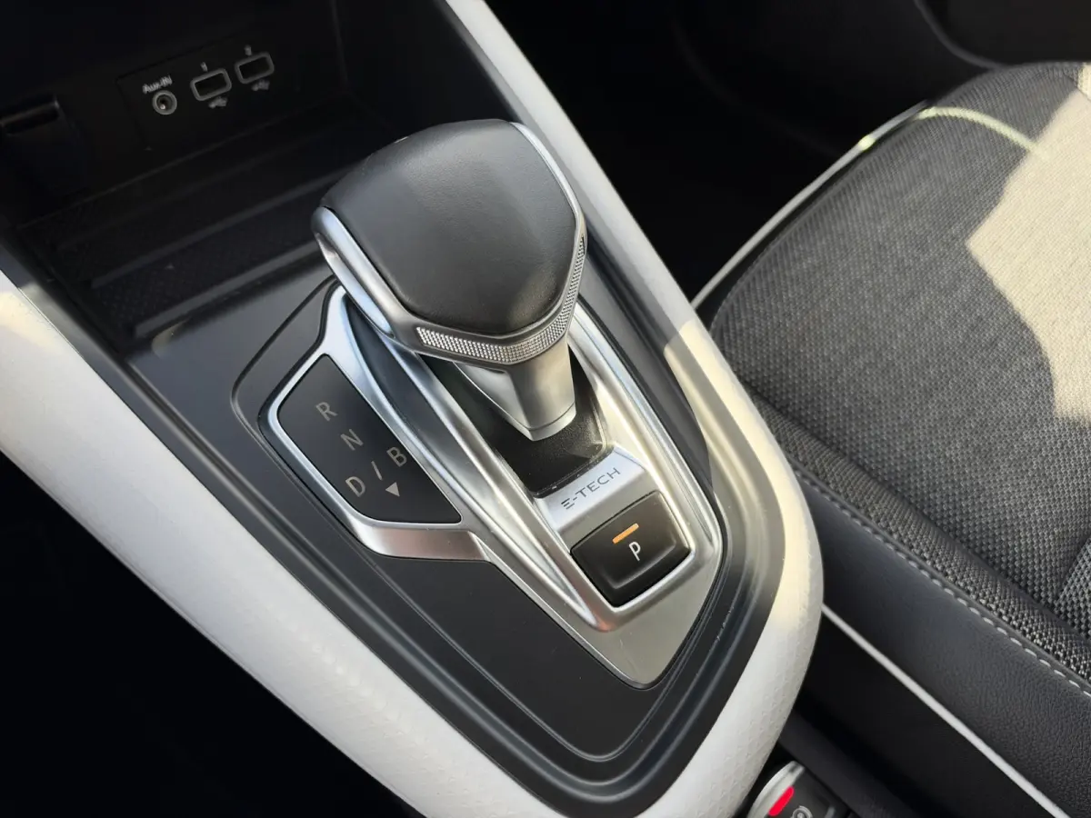 1.6 E-Tech Plug-in Hybrid 160 Intens | Afn. Trekhaak | Panorama | 360 Camera