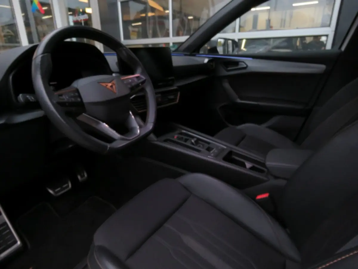 1.4 eHYBRID PHEV / Sportstoelen / Stuurverwarming / 18 Inch / Thuislader / BOVAG garantie