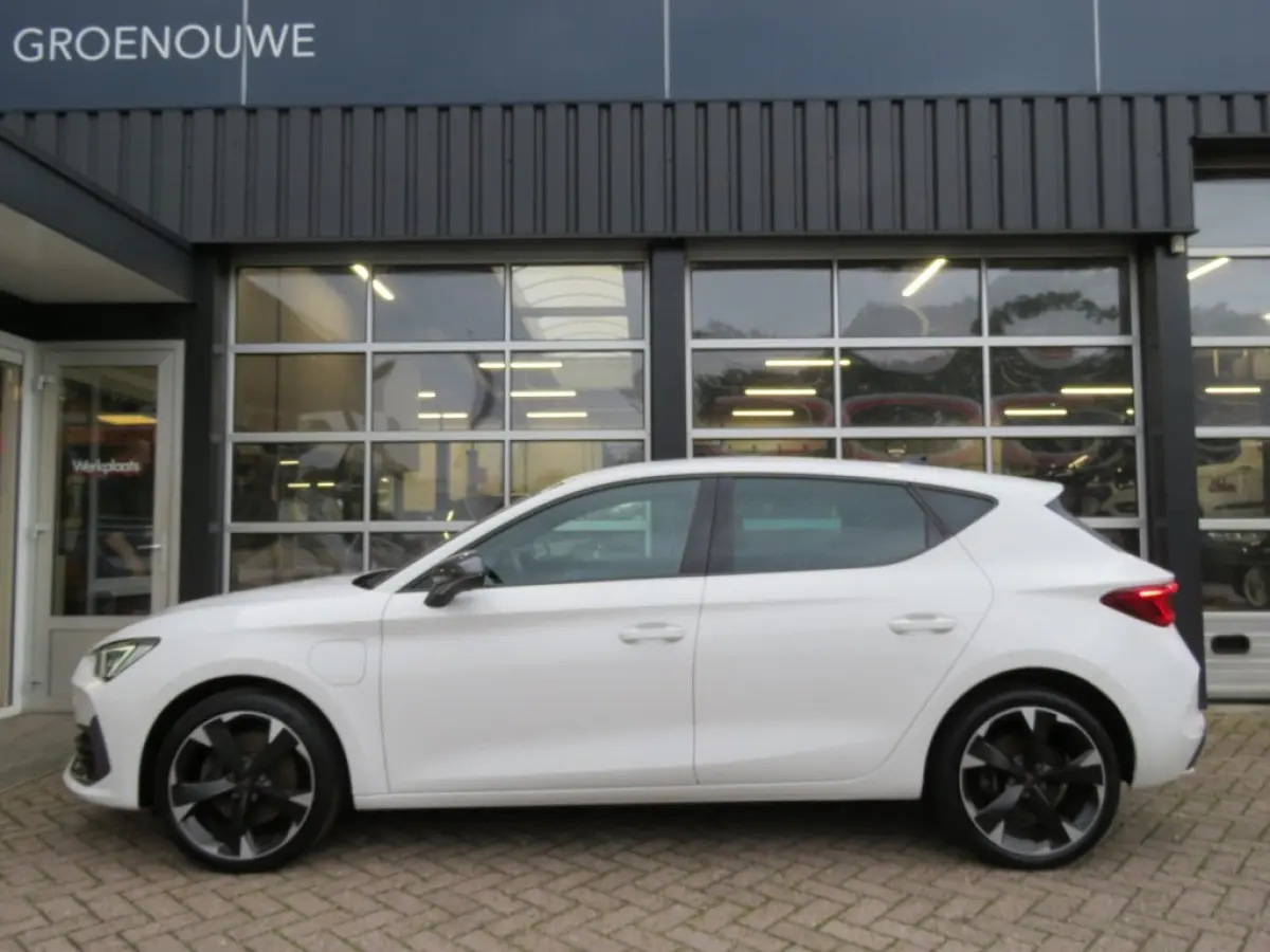1.4 eHYBRID PHEV / Sportstoelen / Stuurverwarming / 18 Inch / Thuislader / BOVAG garantie