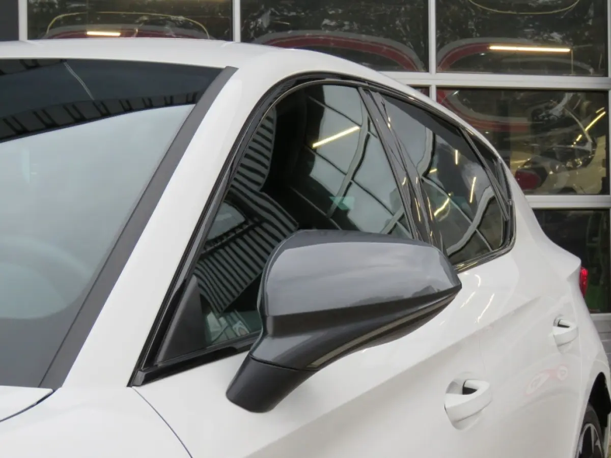 1.4 eHYBRID PHEV / Sportstoelen / Stuurverwarming / 18 Inch / Thuislader / BOVAG garantie