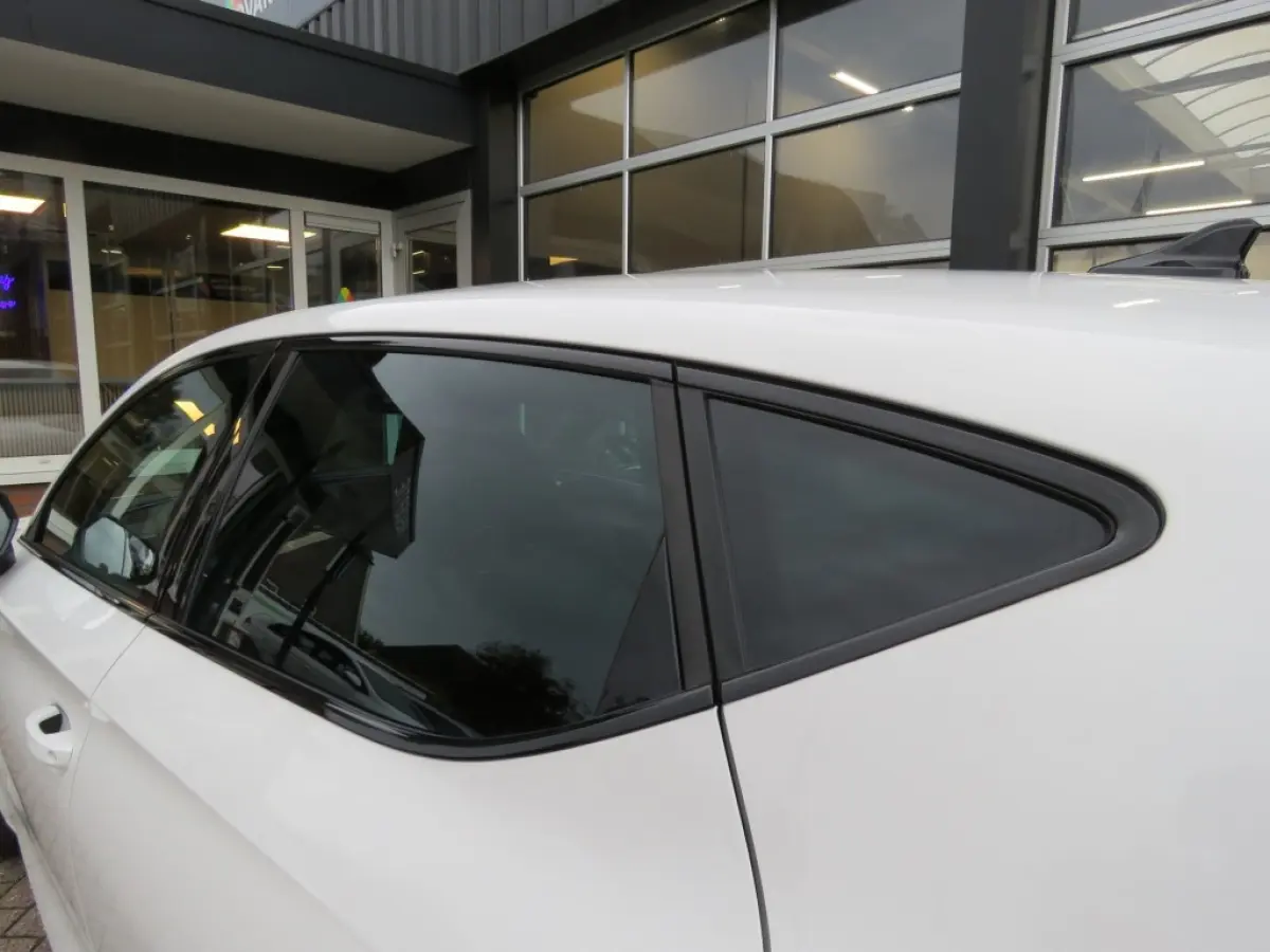 1.4 eHYBRID PHEV / Sportstoelen / Stuurverwarming / 18 Inch / Thuislader / BOVAG garantie