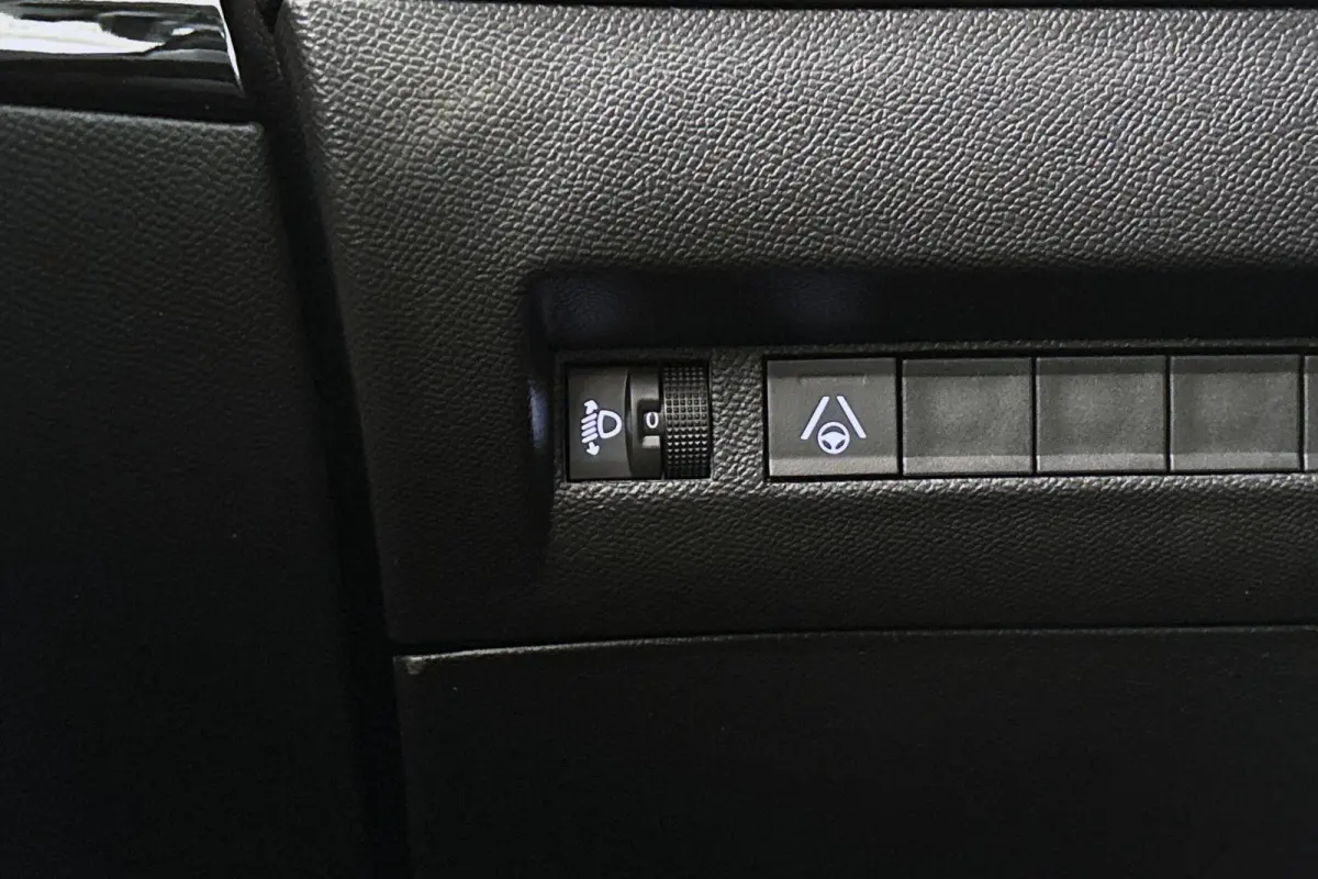 1.2 Hybrid 145 Allure Keyless Camera Clima Adaptive Cruise