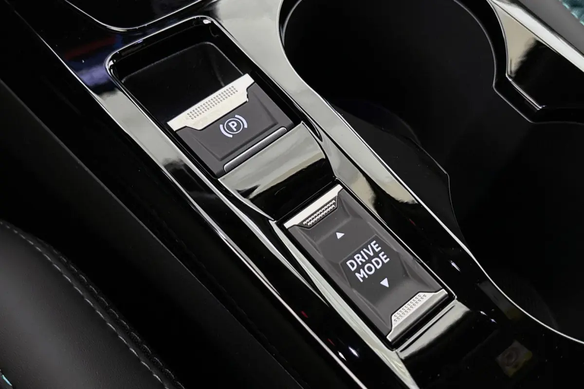 1.2 Hybrid 145 Allure Keyless Camera Clima Adaptive Cruise