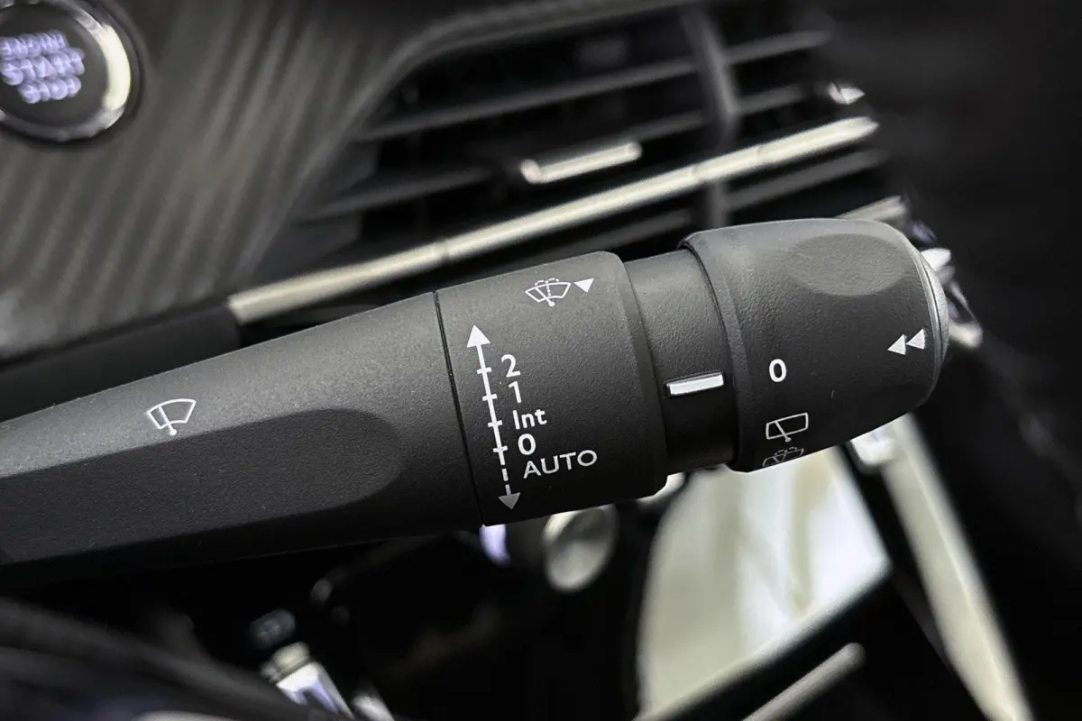 1.2 Hybrid 145 Allure Keyless Camera Clima Adaptive Cruise