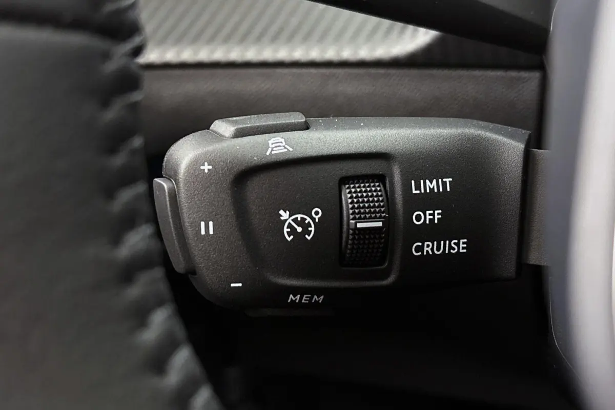 1.2 Hybrid 145 Allure Keyless Camera Clima Adaptive Cruise