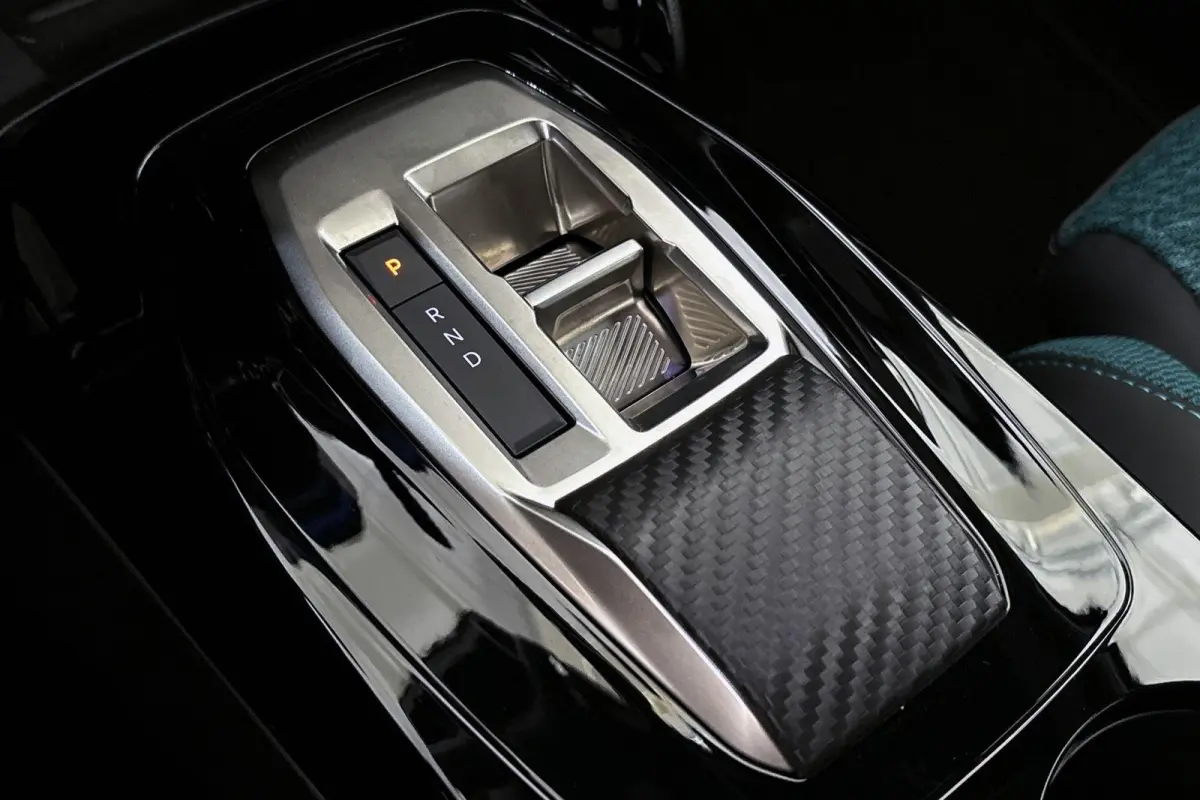 1.2 Hybrid 145 Allure Keyless Camera Clima Adaptive Cruise