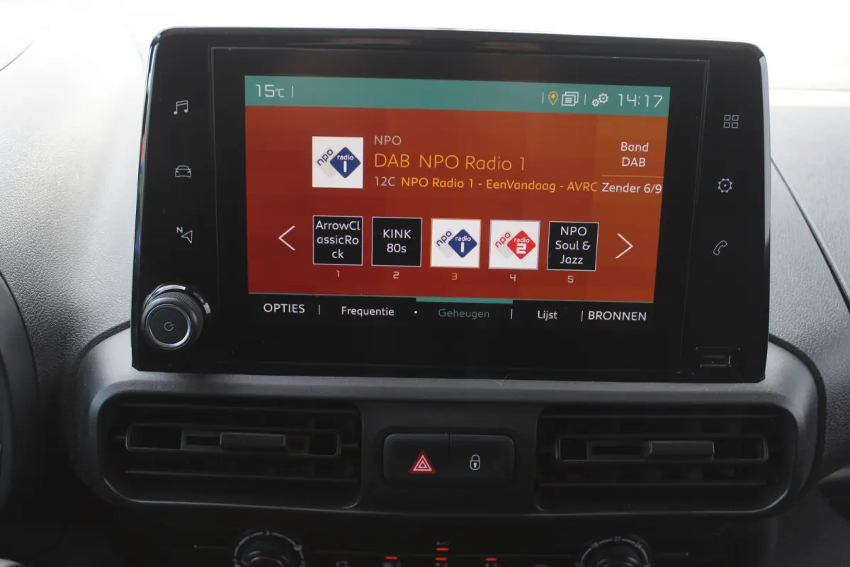1.6 BlueHDI Driver Premium Sound l Rondom Camera l Cruise control l Regensensor l  Dimlichten automatisch l  Apple Carplay/Android Auto