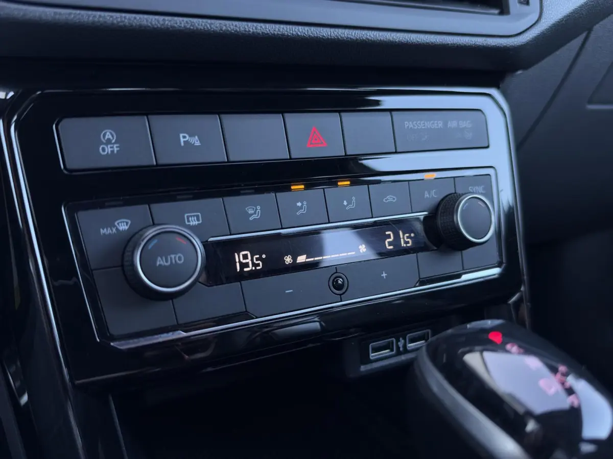 1.0 TSI Style Business R-Line | Virutal Cockpit | Full LED | Carplay | DAB+ | Adaptive Cruise | Sensoren | Navigatie