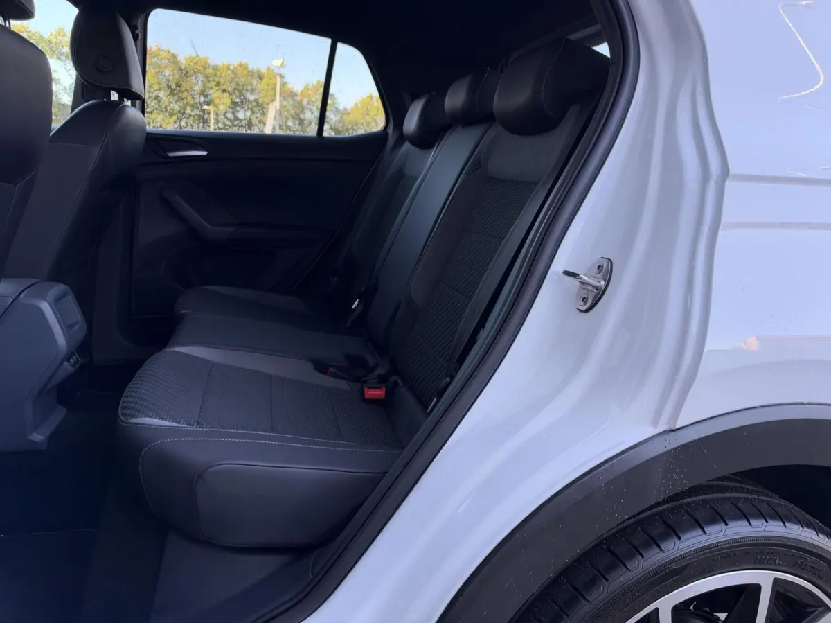 1.0 TSI Style Business R-Line | Virutal Cockpit | Full LED | Carplay | DAB+ | Adaptive Cruise | Sensoren | Navigatie