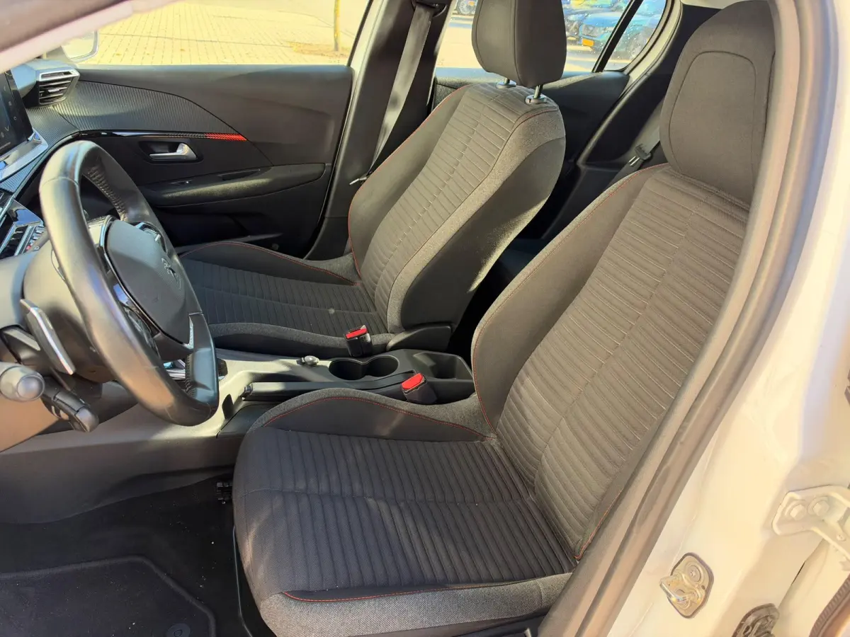 1.2 PureTech Blue Lease Active | Airco | Navigatie | Parkeersensoren | Apple Carplay/Android Auto
