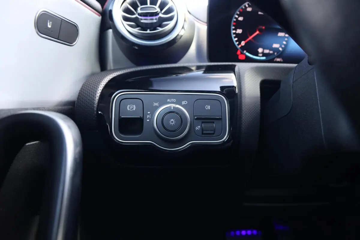 180 Premium|AMG|Widescreen|Sportstoelen|Camera|Stoelverwarming