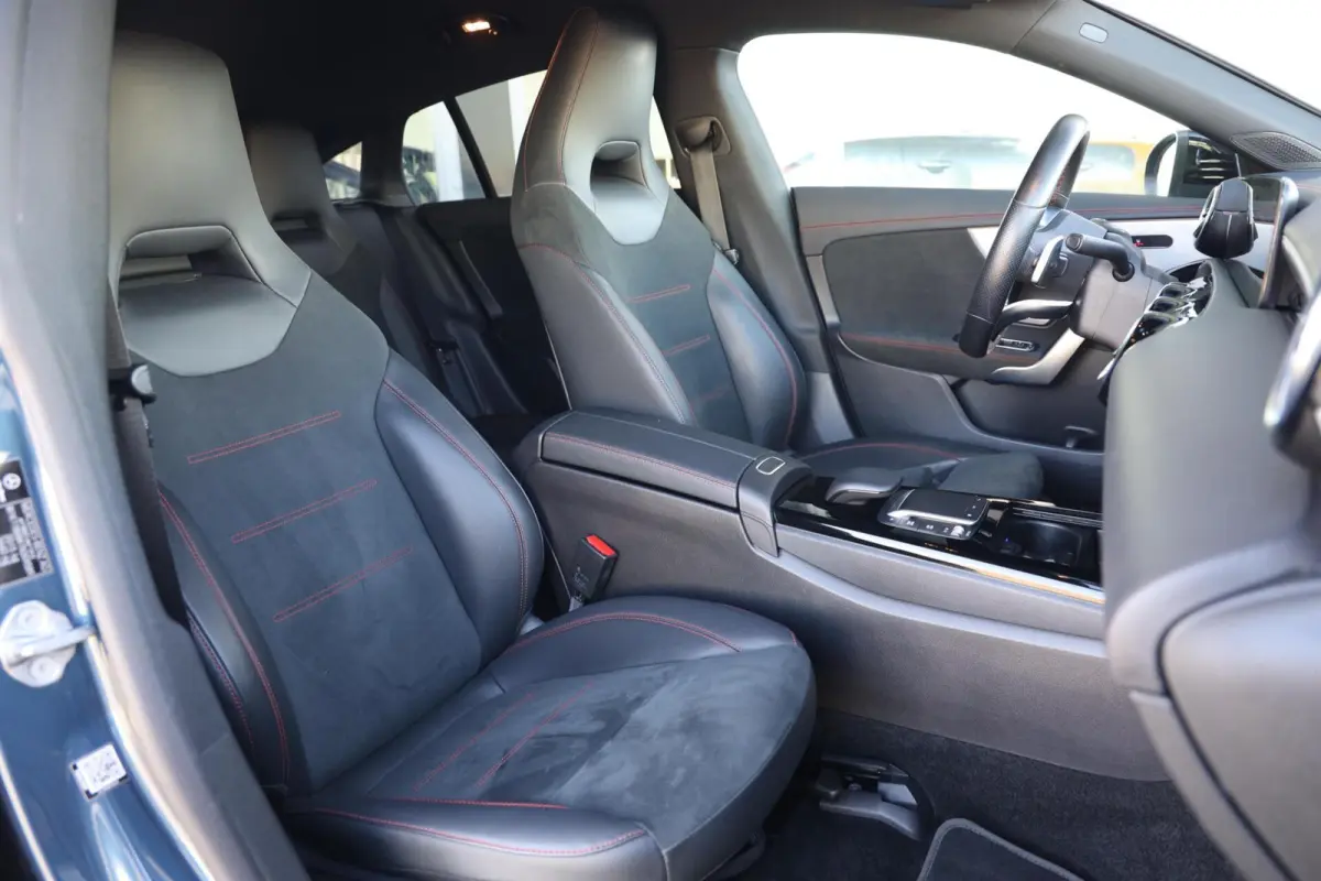 180 Premium|AMG|Widescreen|Sportstoelen|Camera|Stoelverwarming