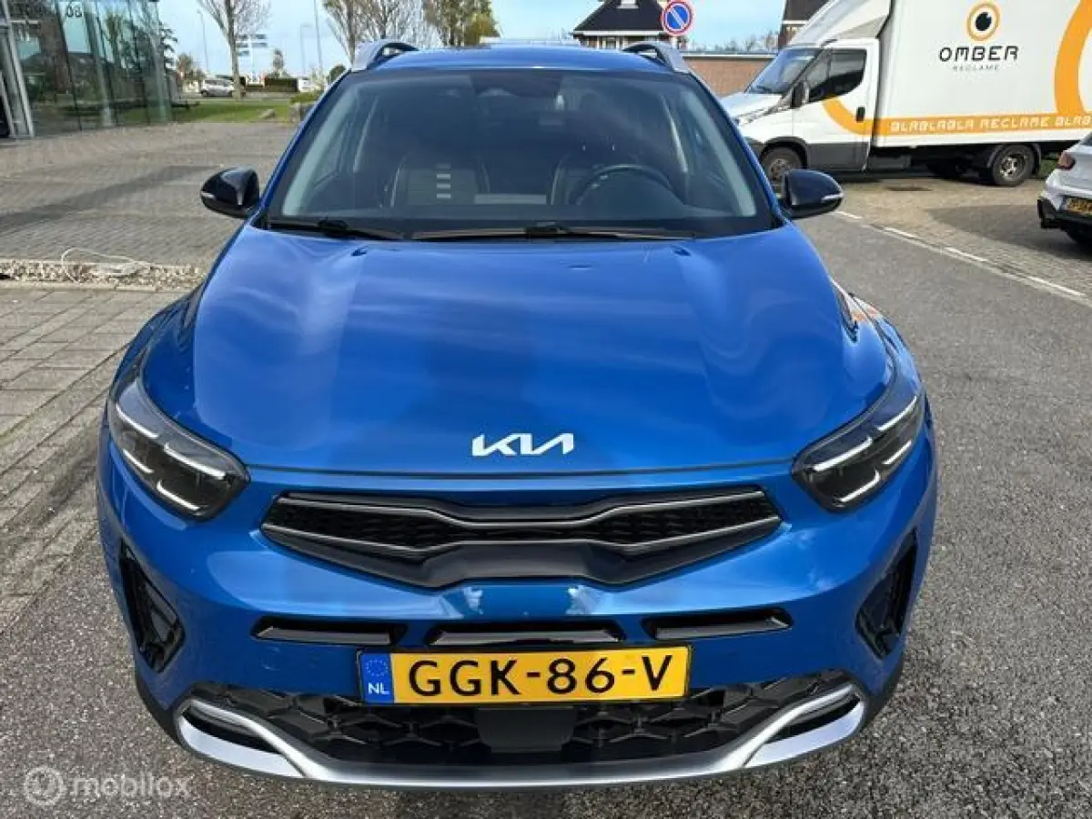 1.0T MHEV GT-Line Automaat Luxe GT-Line uitvoering , Stoel & Stuur verwarming , Dodehoek detectie , Smartkey enrty , Navigatie , Camera , Parkeerhulp Voor & Achter , Two tone , Priveglas ,Ke
