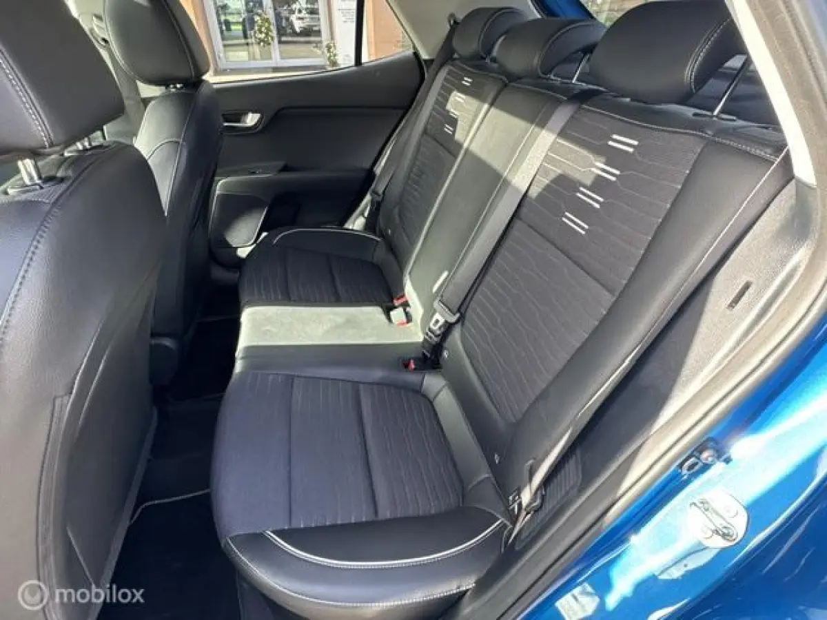 1.0T MHEV GT-Line Automaat Luxe GT-Line uitvoering , Stoel & Stuur verwarming , Dodehoek detectie , Smartkey enrty , Navigatie , Camera , Parkeerhulp Voor & Achter , Two tone , Priveglas ,Ke