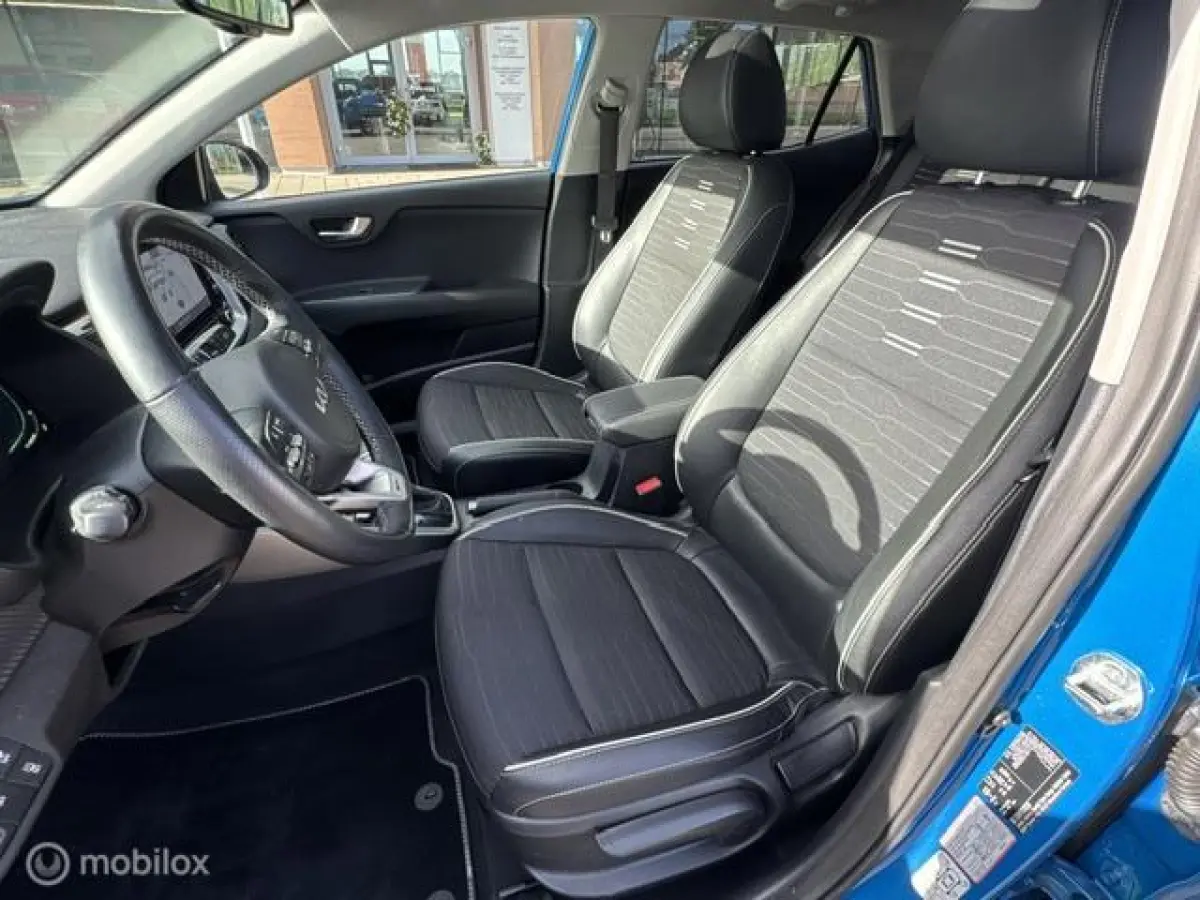 1.0T MHEV GT-Line Automaat Luxe GT-Line uitvoering , Stoel & Stuur verwarming , Dodehoek detectie , Smartkey enrty , Navigatie , Camera , Parkeerhulp Voor & Achter , Two tone , Priveglas ,Ke
