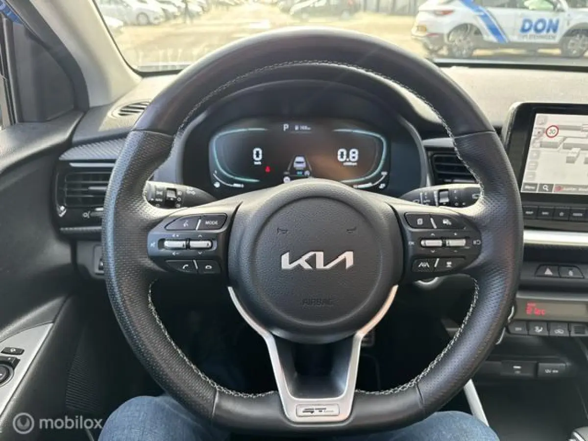 1.0T MHEV GT-Line Automaat Luxe GT-Line uitvoering , Stoel & Stuur verwarming , Dodehoek detectie , Smartkey enrty , Navigatie , Camera , Parkeerhulp Voor & Achter , Two tone , Priveglas ,Ke
