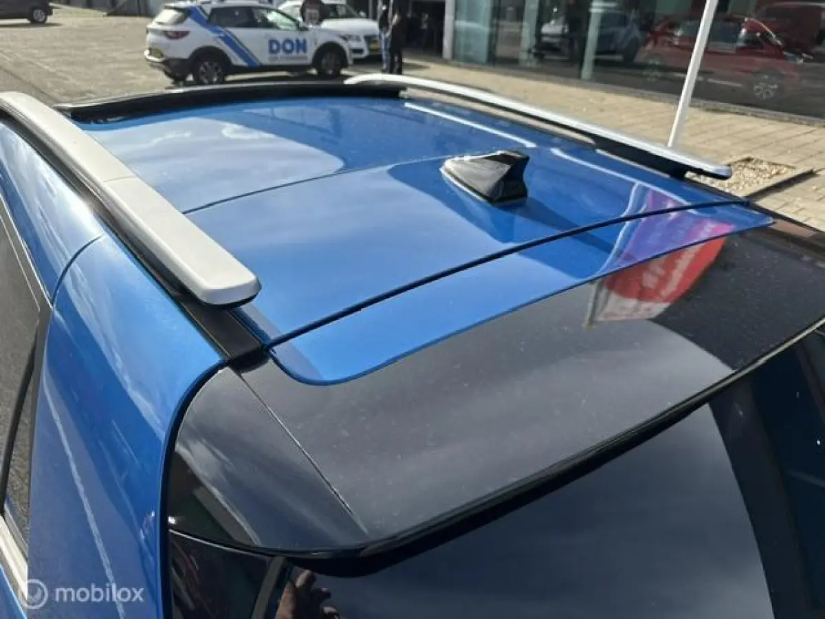 1.0T MHEV GT-Line Automaat Luxe GT-Line uitvoering , Stoel & Stuur verwarming , Dodehoek detectie , Smartkey enrty , Navigatie , Camera , Parkeerhulp Voor & Achter , Two tone , Priveglas ,Ke