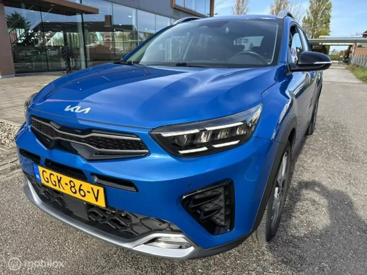 1.0T MHEV GT-Line Automaat Luxe GT-Line uitvoering , Stoel & Stuur verwarming , Dodehoek detectie , Smartkey enrty , Navigatie , Camera , Parkeerhulp Voor & Achter , Two tone , Priveglas ,Ke