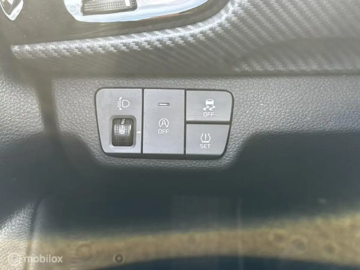 1.0T MHEV GT-Line Automaat Luxe GT-Line uitvoering , Stoel & Stuur verwarming , Dodehoek detectie , Smartkey enrty , Navigatie , Camera , Parkeerhulp Voor & Achter , Two tone , Priveglas ,Ke