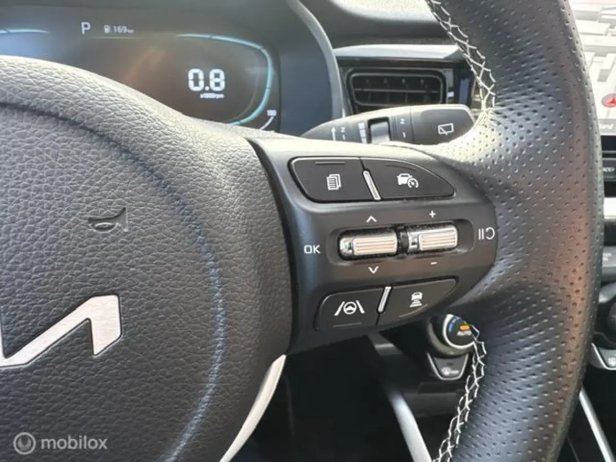 1.0T MHEV GT-Line Automaat Luxe GT-Line uitvoering , Stoel & Stuur verwarming , Dodehoek detectie , Smartkey enrty , Navigatie , Camera , Parkeerhulp Voor & Achter , Two tone , Priveglas ,Ke
