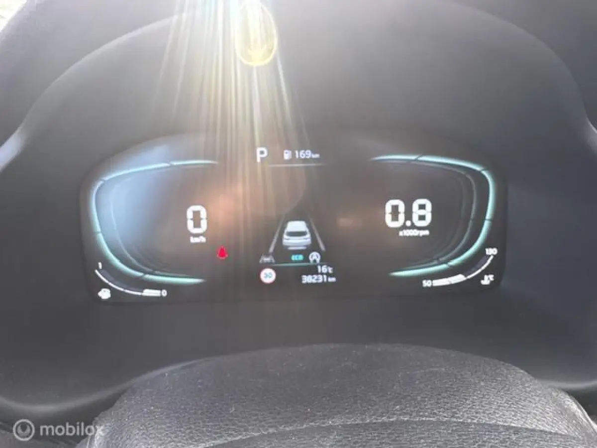 1.0T MHEV GT-Line Automaat Luxe GT-Line uitvoering , Stoel & Stuur verwarming , Dodehoek detectie , Smartkey enrty , Navigatie , Camera , Parkeerhulp Voor & Achter , Two tone , Priveglas ,Ke