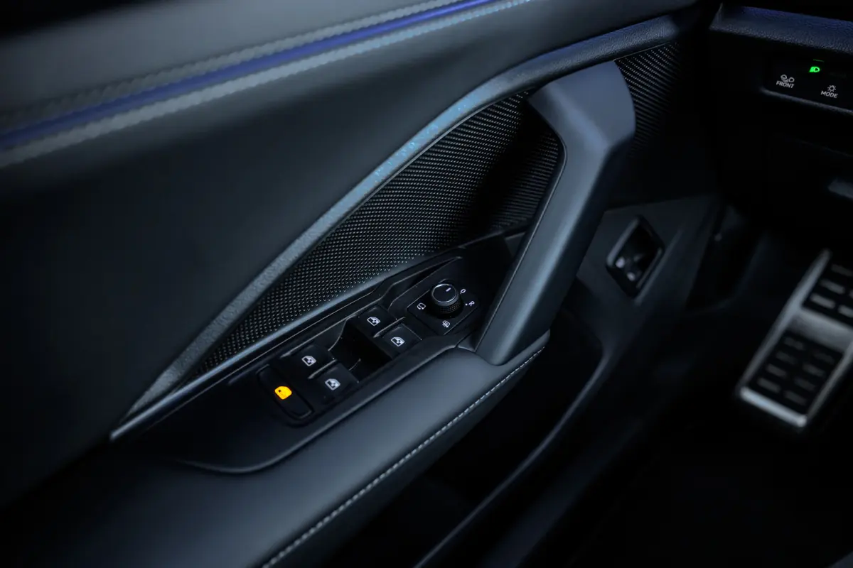 1.5 eHybrid R-Line Edition 272 Pk|Massage |Pano |Trekhaak|360-Camera| Acc | Lane-Assist