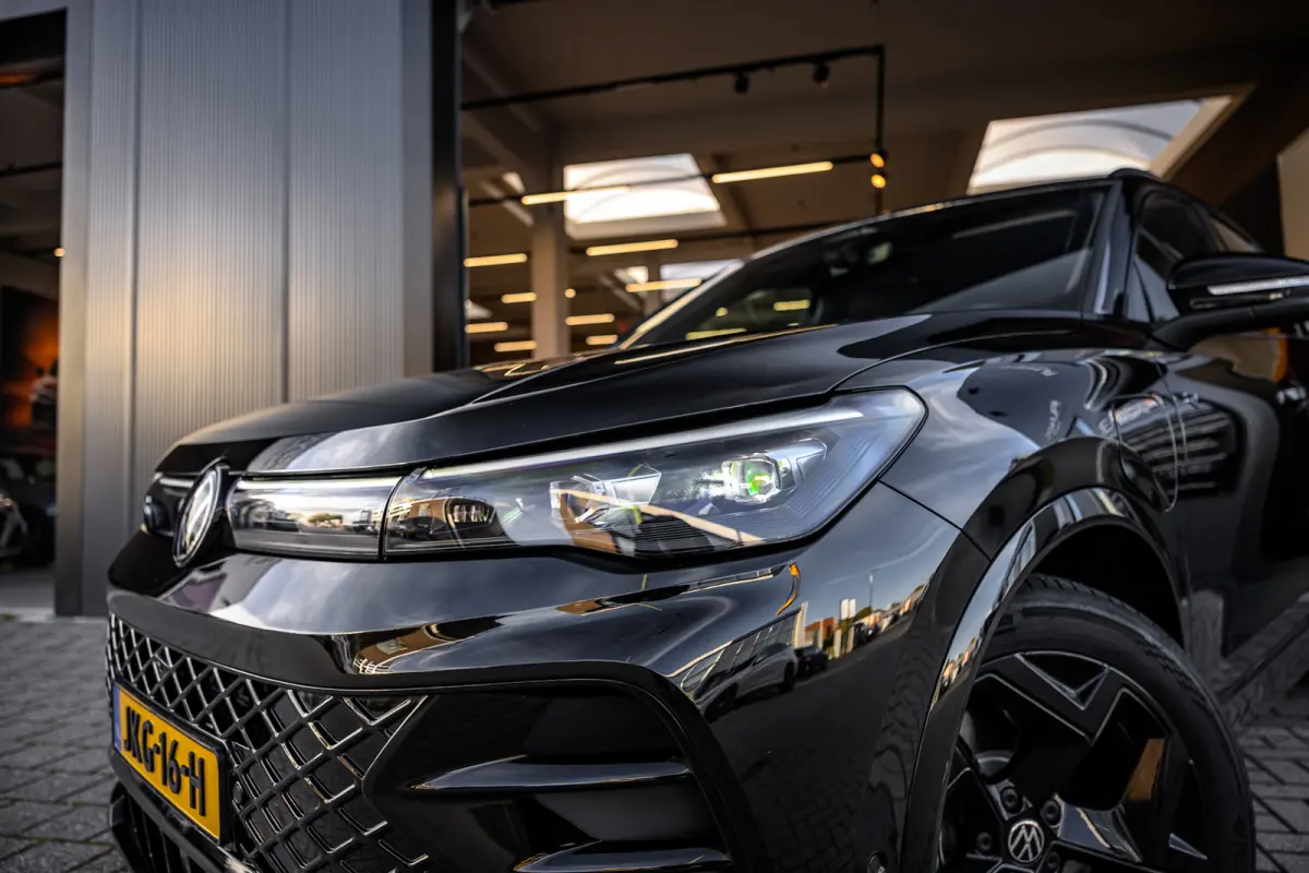 1.5 eHybrid R-Line Edition 272 Pk|Massage |Pano |Trekhaak|360-Camera| Acc | Lane-Assist