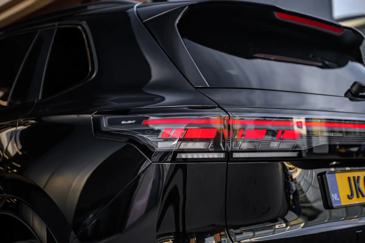 1.5 eHybrid R-Line Edition 272 Pk|Massage |Pano |Trekhaak|360-Camera| Acc | Lane-Assist