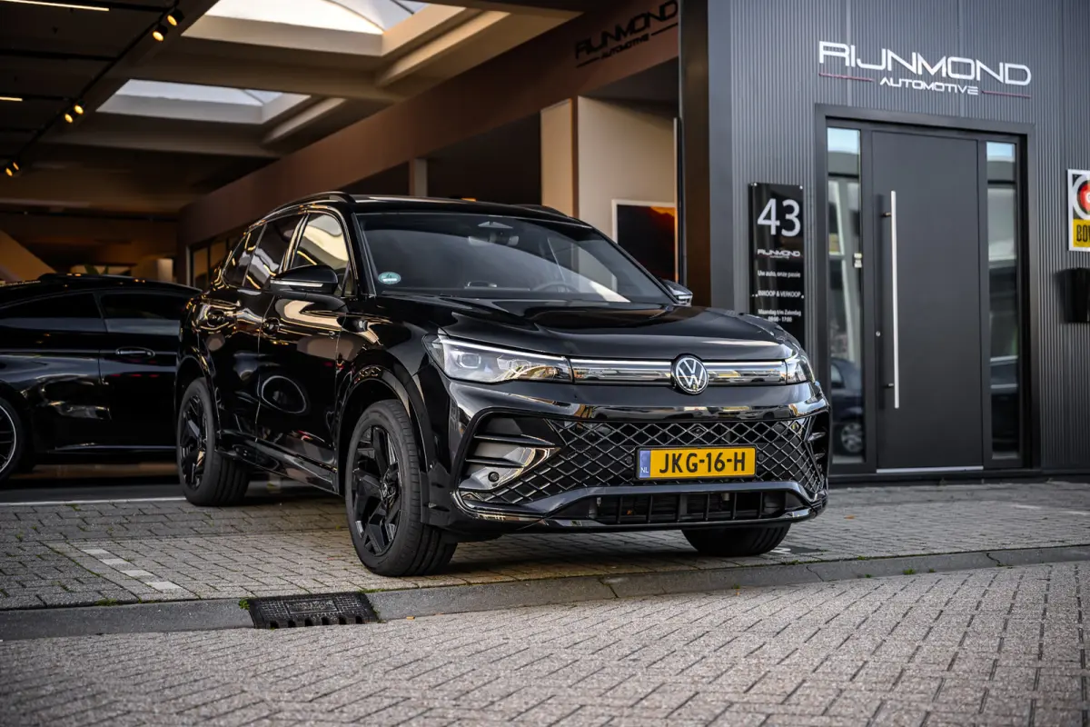 1.5 eHybrid R-Line Edition 272 Pk|Massage |Pano |Trekhaak|360-Camera| Acc | Lane-Assist