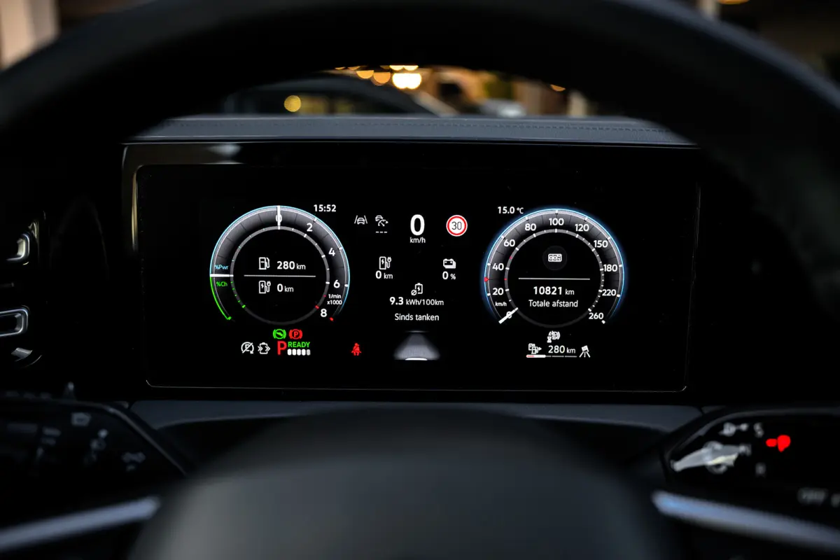 1.5 eHybrid R-Line Edition 272 Pk|Massage |Pano |Trekhaak|360-Camera| Acc | Lane-Assist