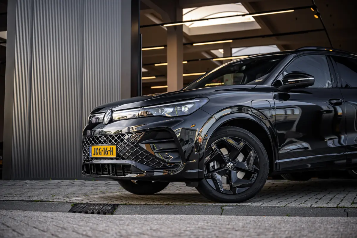1.5 eHybrid R-Line Edition 272 Pk|Massage |Pano |Trekhaak|360-Camera| Acc | Lane-Assist