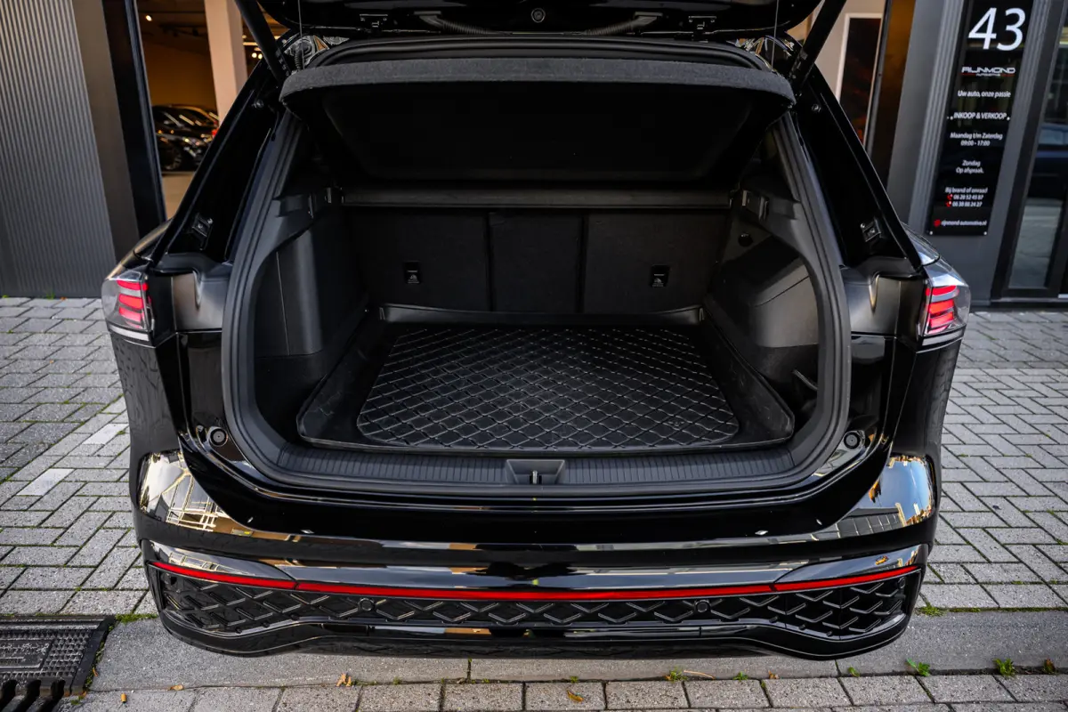 1.5 eHybrid R-Line Edition 272 Pk|Massage |Pano |Trekhaak|360-Camera| Acc | Lane-Assist