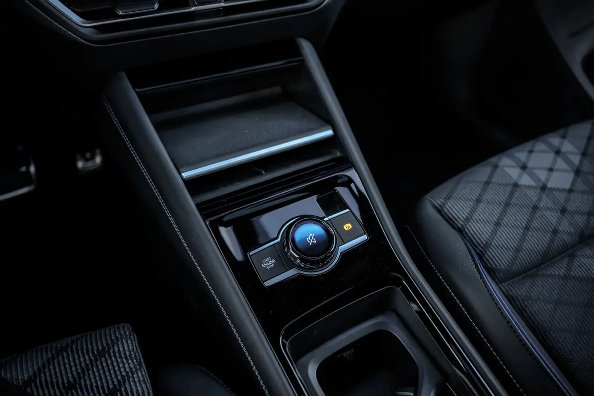 1.5 eHybrid R-Line Edition 272 Pk|Massage |Pano |Trekhaak|360-Camera| Acc | Lane-Assist