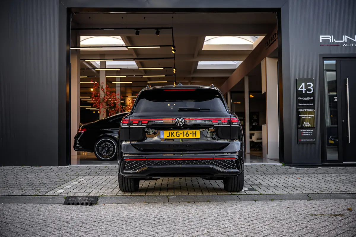 1.5 eHybrid R-Line Edition 272 Pk|Massage |Pano |Trekhaak|360-Camera| Acc | Lane-Assist