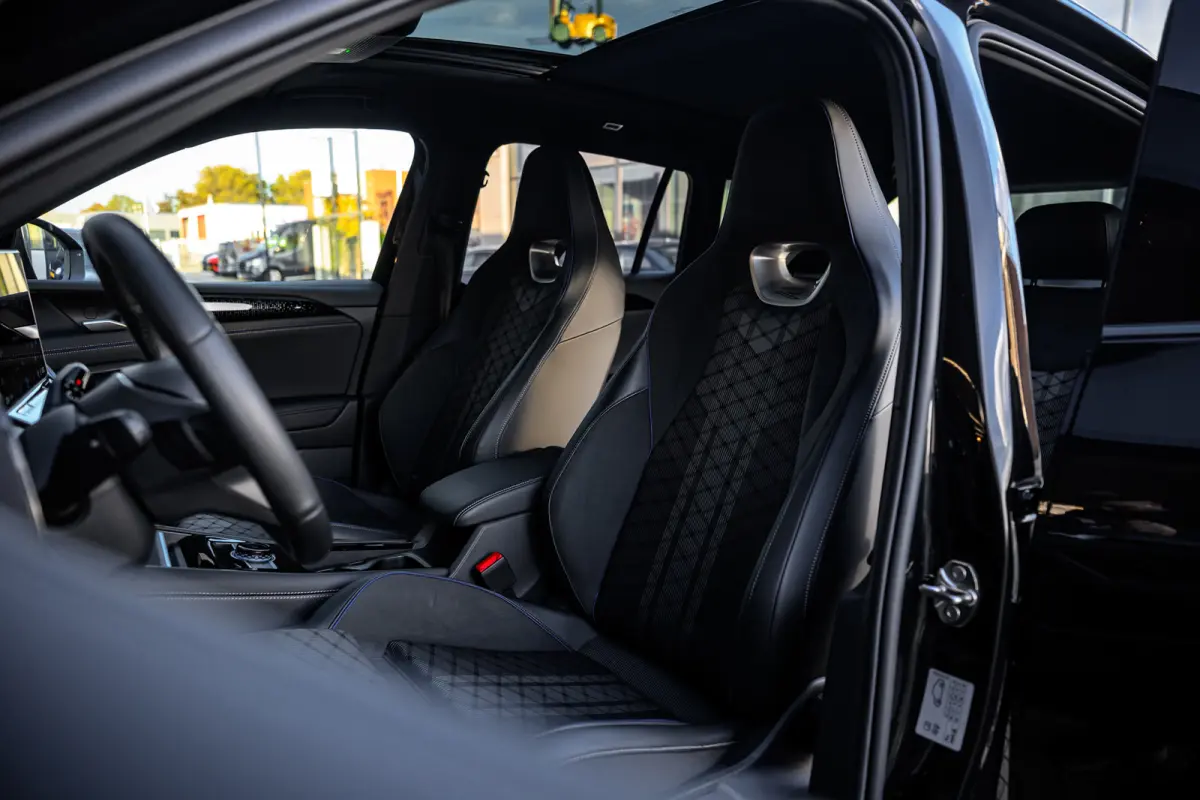 1.5 eHybrid R-Line Edition 272 Pk|Massage |Pano |Trekhaak|360-Camera| Acc | Lane-Assist